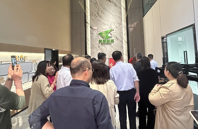 星空体育科技欢迎区政协经科委考察交流！